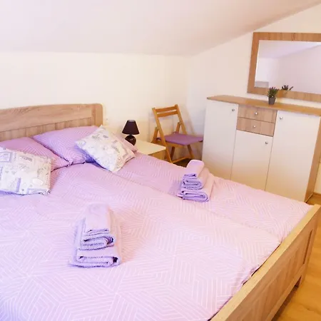 New, Sunny Surrounded By Nature Apartment *